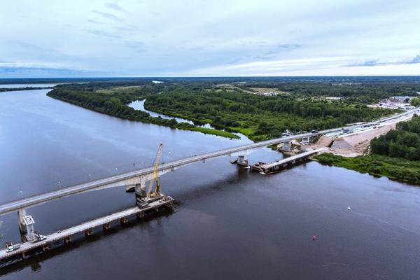 Строительство мостового перехода через р. Волхов на подъезде к г. Кириши в Ленинградской области